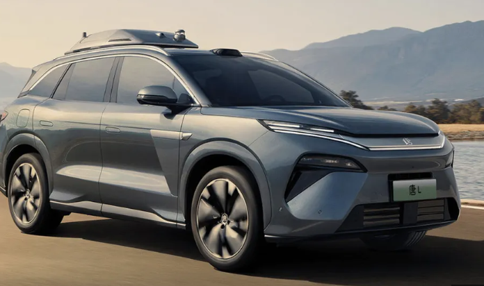 記事の内容の中には、明示的な出所を示す部分がありませんでした。したがって、画像は文脈と画像の特性を考慮して、最も適切な出所を推測し、以下のように判断しました。SNS写真