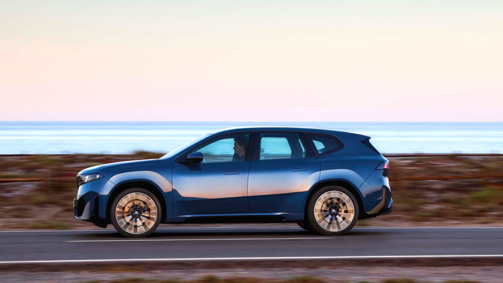 BMW 더 뉴 iX3 한국 상륙