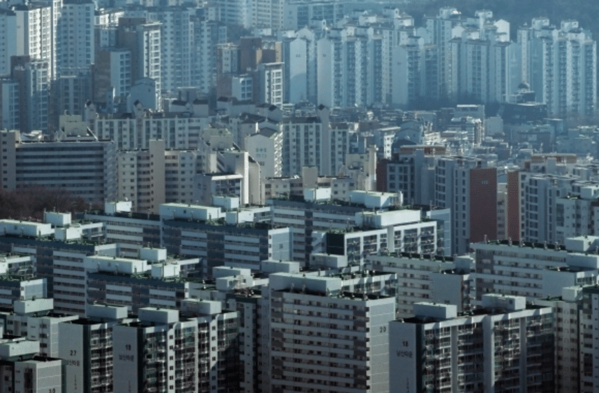 보증금 인상분 대신 '월세'로 낸다… 3월 임대차 시장에 불어닥친 변화 4 서울 아파트 전월세 갱신계약 증가