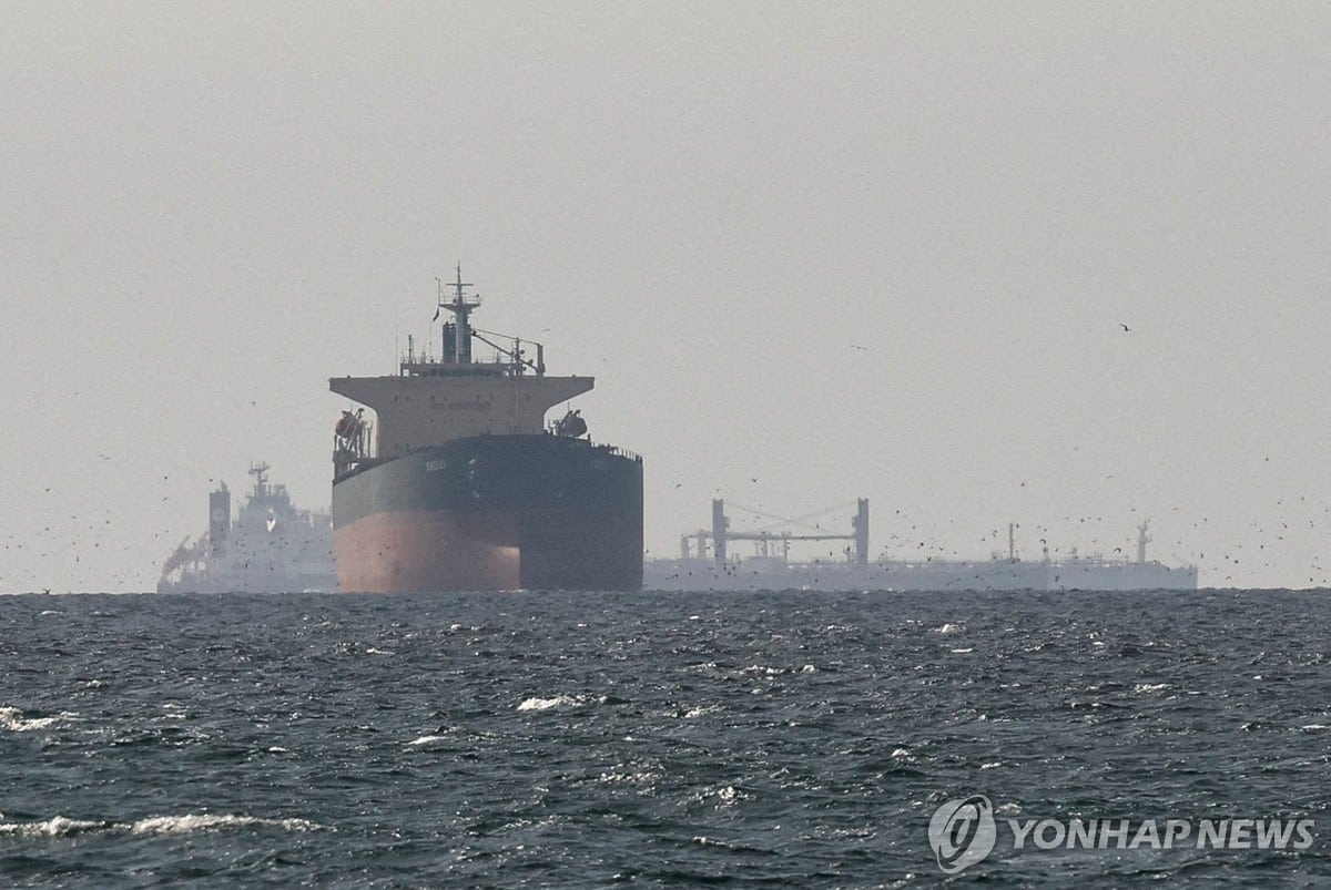 호르무즈 봉쇄에 아시아 정유업체 '비상'…GS칼텍스, 미국산 원유 400만 배럴 긴급 확보 3 유가, 이란 호르무즈 봉쇄 의지에↑…브렌트 100달러 돌파 마감 | 연합뉴스