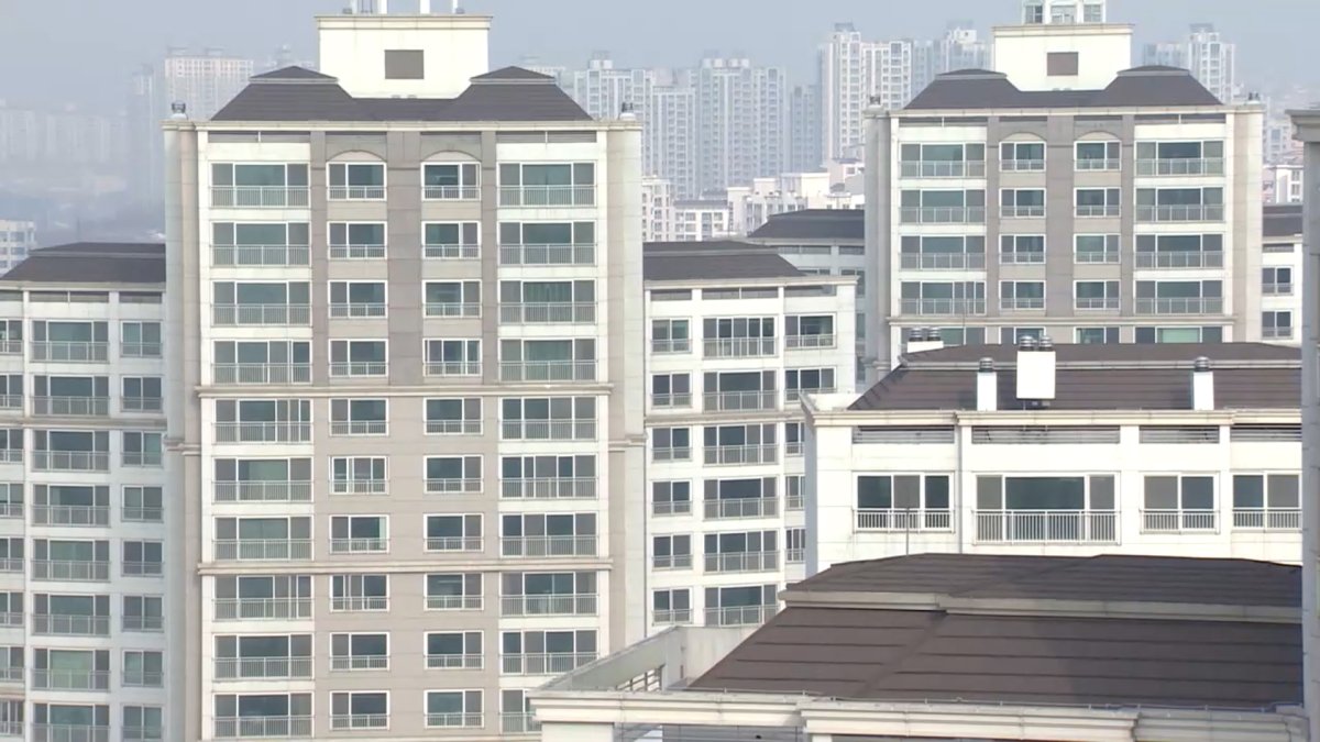 서울 아파트 매수 대기자들 주목… 최고가 대비 13억 뚝 떨어진 강남, 입성 '최적의 타이밍?' 3 강남·용산 집값 더 떨어졌다…서울 하락 전환하나 | 연합뉴스