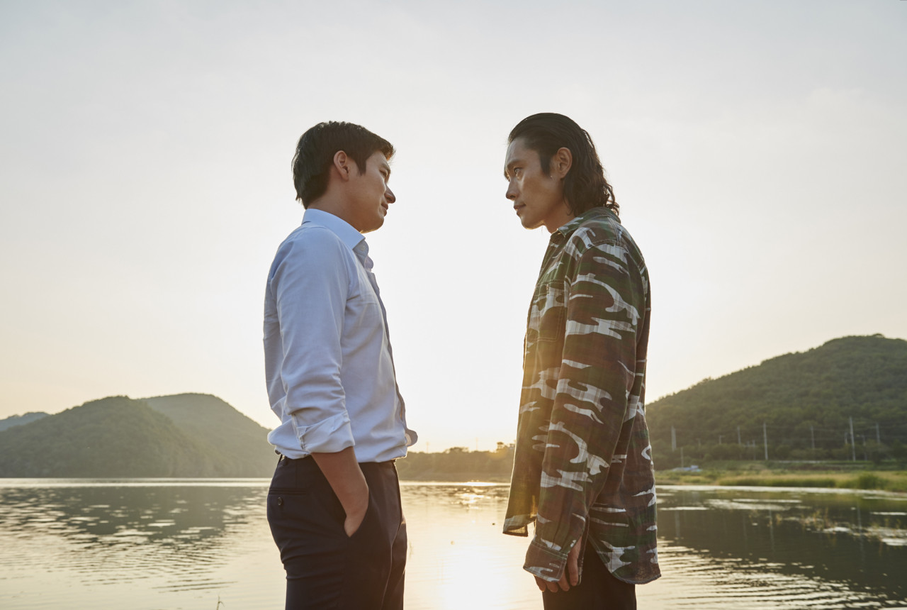 〈내부자들〉