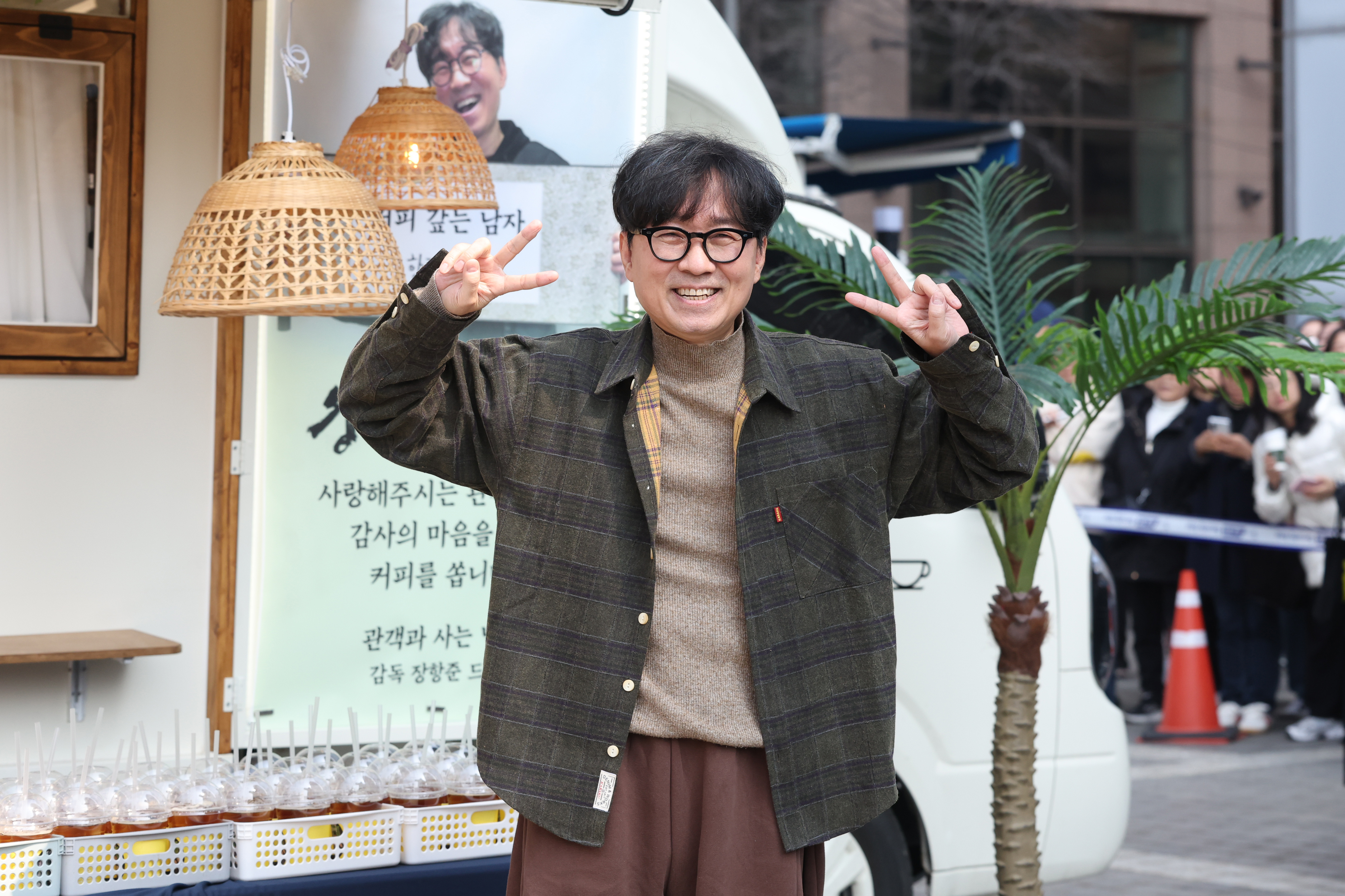 포즈 취하는 장항준 감독 [연합뉴스]