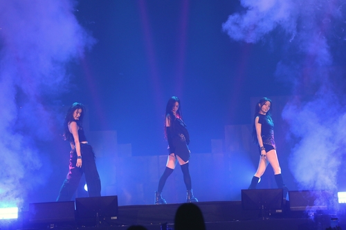 그룹 아일릿(ILLIT) 첫 단독 콘서트 [연합뉴스]