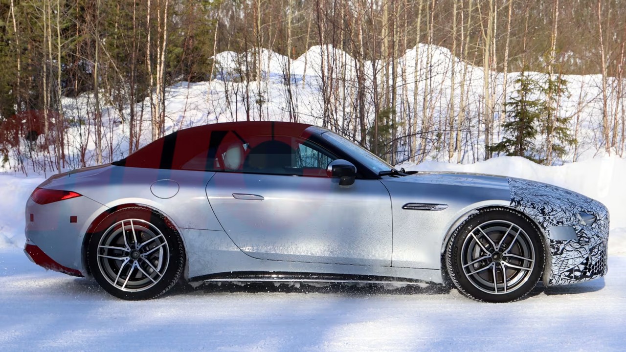 메르세데스-벤츠 SL 페이스리프트 스파이샷 / 사진=Stephen Hancock