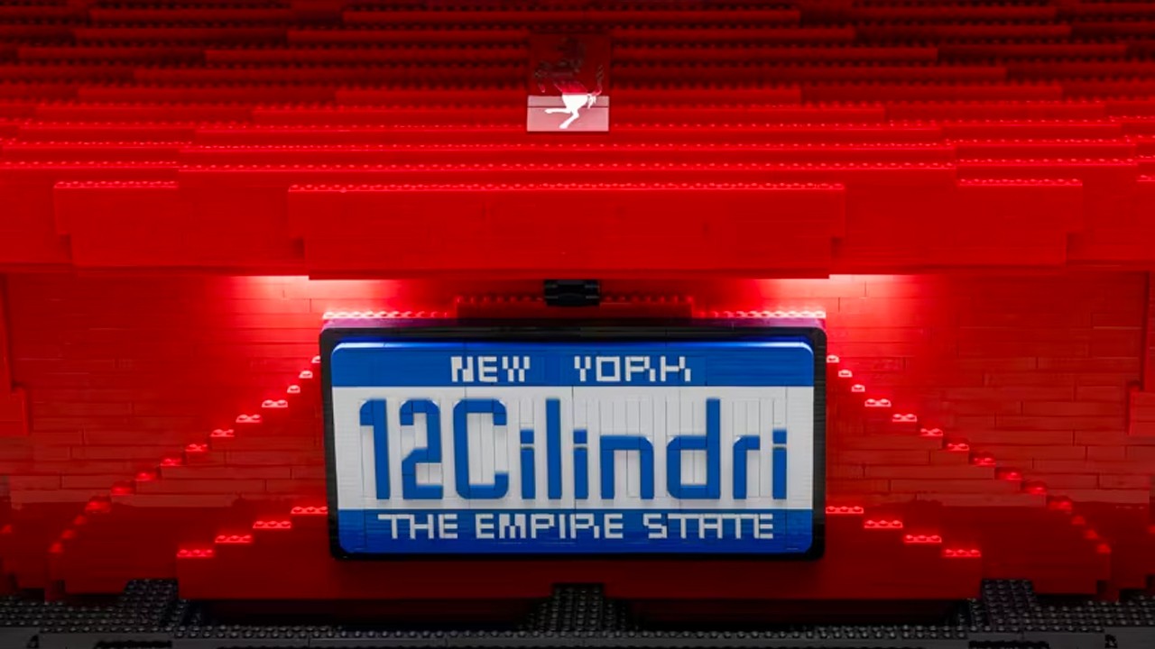 페라리 12 칠린드리 스파이더 1:1 스케일 레고 모델 디테일 / 사진=레고