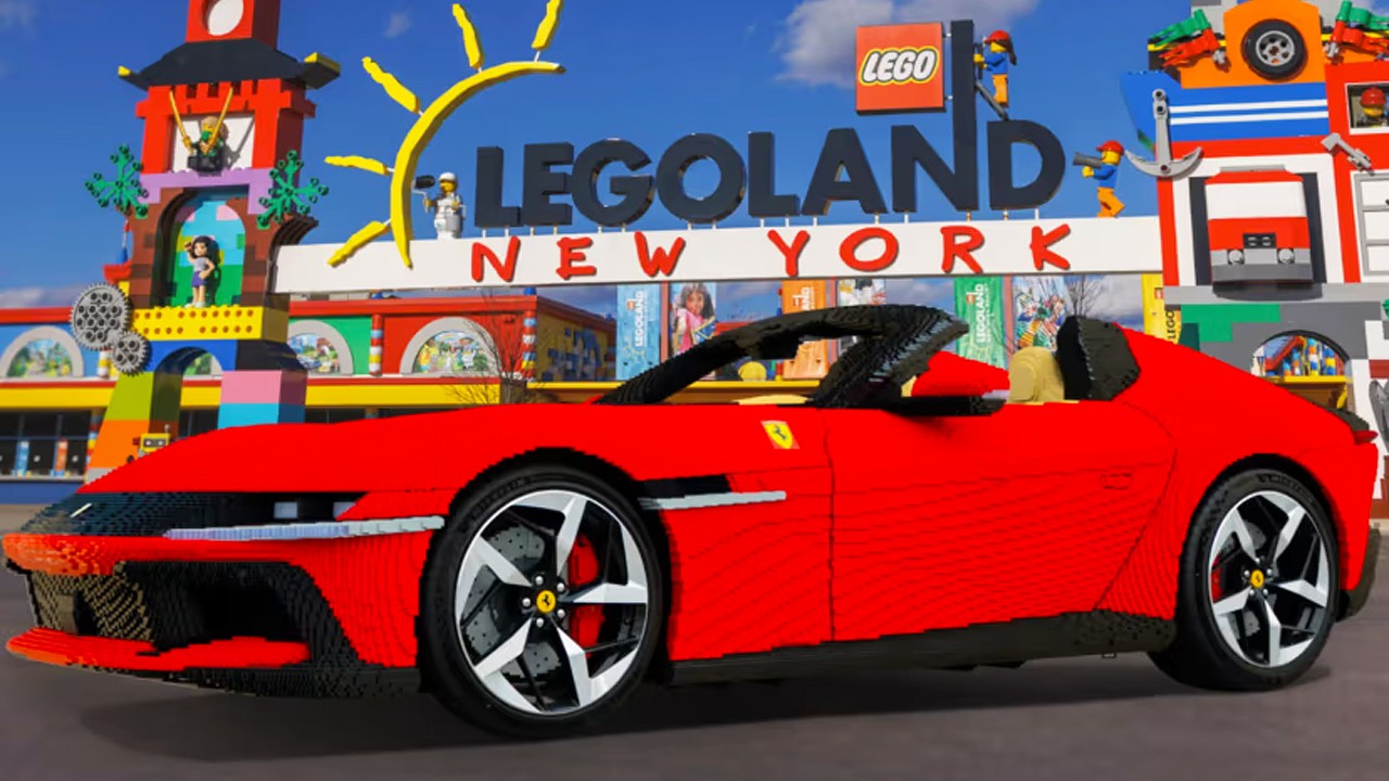 페라리 12 칠린드리 스파이더 1:1 스케일 레고 모델 / 사진=레고