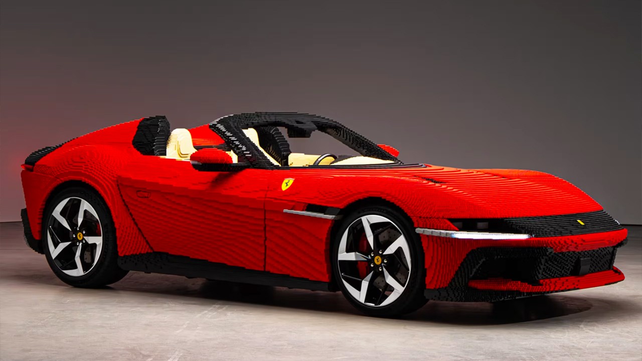 페라리 12 칠린드리 스파이더 1:1 스케일 레고 모델 전측면 쿼터 뷰 / 사진=레고