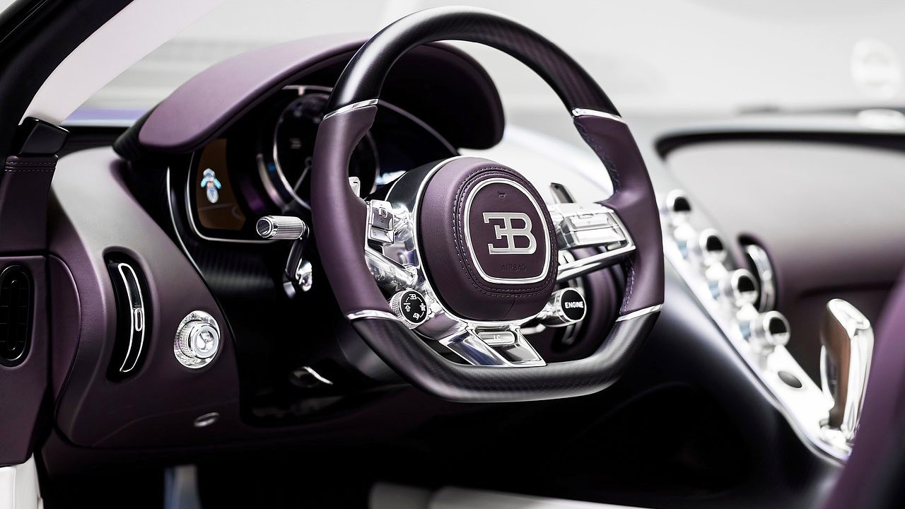 부가티 W16 미스트랄 캐롤라인 스티어링 휠 / 사진=부가티
