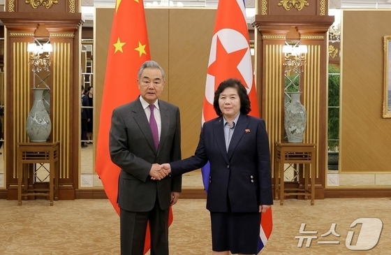 The Rodong Sinmun, the official newspaper of North Korea’s Workers’ Party, reported on Friday that Foreign Minister Choe Son-hui held talks the previous day at the Kumsusan State Guest House with Wang Yi, a member of the Political Bureau of the CPC Central Committee and Minister of Foreign Affairs / Rodong Sinmun