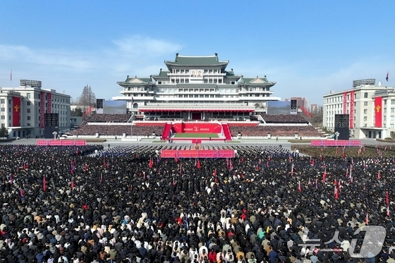 Kim Il-sung Square in North Korea. The Organization and Guidance Department is located within the headquarters building of the Workers\' Party of Korea at the foot of Mount Haebangsan in Chung-gu District, Pyongyang, where General Secretary Kim Jong Un\'s office is situated / Rodong Sinmun