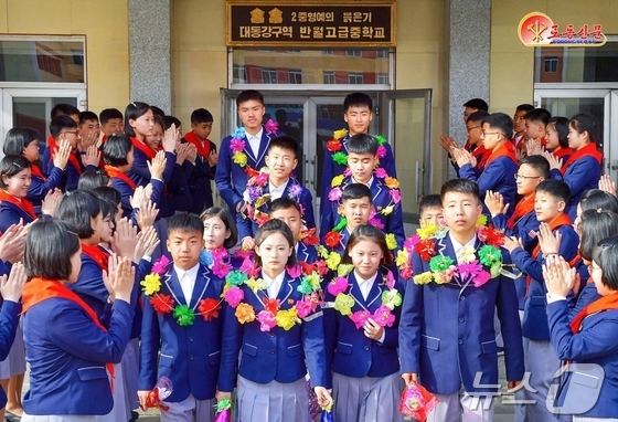On April 18, Rodong Sinmun, the official newspaper of North Korea’s Workers’ Party, reported that graduating seniors from high schools in North Hwanghae Province had volunteered to serve at frontline border outposts / Rodong Sinmun