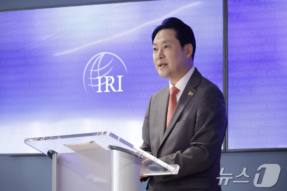 People Power Party leader Jang Dong-hyuk, who is currently visiting the U.S., is delivering a speech at the International Republican Institute on Wednesday (Provided by the People Power Party) 2026.4.16 / News1