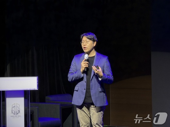 Kim Joo-ho, a professor in the Department of Computer Science at KAIST, delivered a lecture titled, Proposals for Technologies and Systems to Address AI Risks, at the Public Forum on AI Safety hosted by the Ministry of Science and ICT on the afternoon of April 1 2026.4.1 / News1