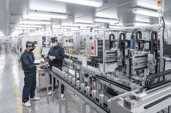 LS Materials employees are manufacturing capacitors at the Gunpo plant / Provided by LS Materials