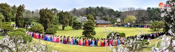 On Wednesday, Rodong Sinmun, the official newspaper of North Korea’s Workers’ Party, reported that many officials and workers are visiting Mangyongdae to mark the 114th anniversary of President Kim Il-sung’s birth / Rodong Sinmun