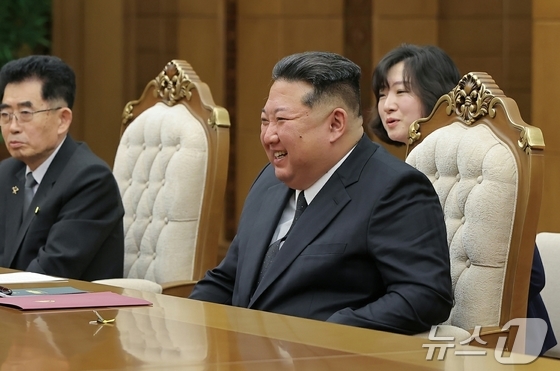 The Rodong Sinmun, the official newspaper of North Korea’s Workers’ Party, reported on April 11 that Kim Jong Un, General Secretary of the Workers’ Party, met with Wang Yi, China’s Foreign Minister, in Pyongyang on April 10 and held talks with him / Rodong Sinmun