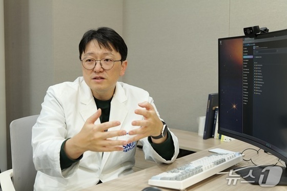 Lee Hyung-chul, Deputy Director of the Healthcare AI Research Division at Seoul National University Hospital, is interviewed by News1 on Monday at the Institute of Convergence Medical Technology at Seoul National University Hospital / Provided by Seoul National University Hospital
