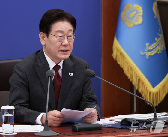 President Lee Jae Myung speaks at the 3rd Emergency Economic Review Meeting held at the Blue House on Wednesday 2026.4.1 / News1
