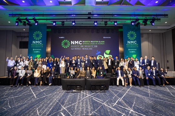 Group photo of medical professionals participating in “NMC Spring in Korea.” / Courtesy of Daewoong