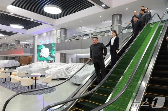 The Rodong Sinmun, the official newspaper of the Workers\' Party, reported on its front page on Friday that Respected Comrade Kim Jong Un inspected various service facilities in the fourth-phase zone of the Hwasong District, which is set to open soon, and assessed the status of preparations for their operation / Rodong Sinmun