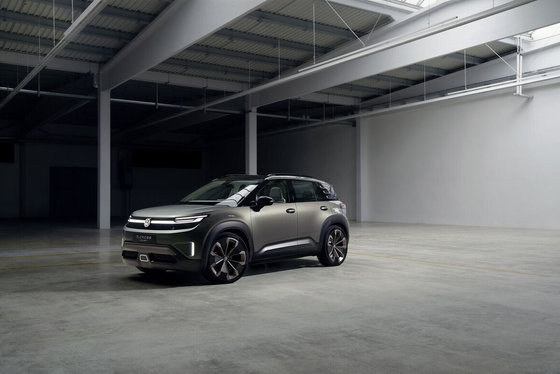 A concept car of the ID. Cross, a compact electric SUV that Volkswagen will launch in the European market in the second half of this year (Capture from Volkswagen website) 2026.3.26