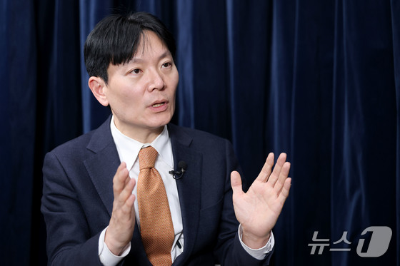 Park Sang-yong, Deputy Chief Prosecutor at the Incheon District Prosecutors\' Office, is being interviewed at the News1 office in Jongno-gu, Seoul, on Monday afternoon 2026.4.6 / News1