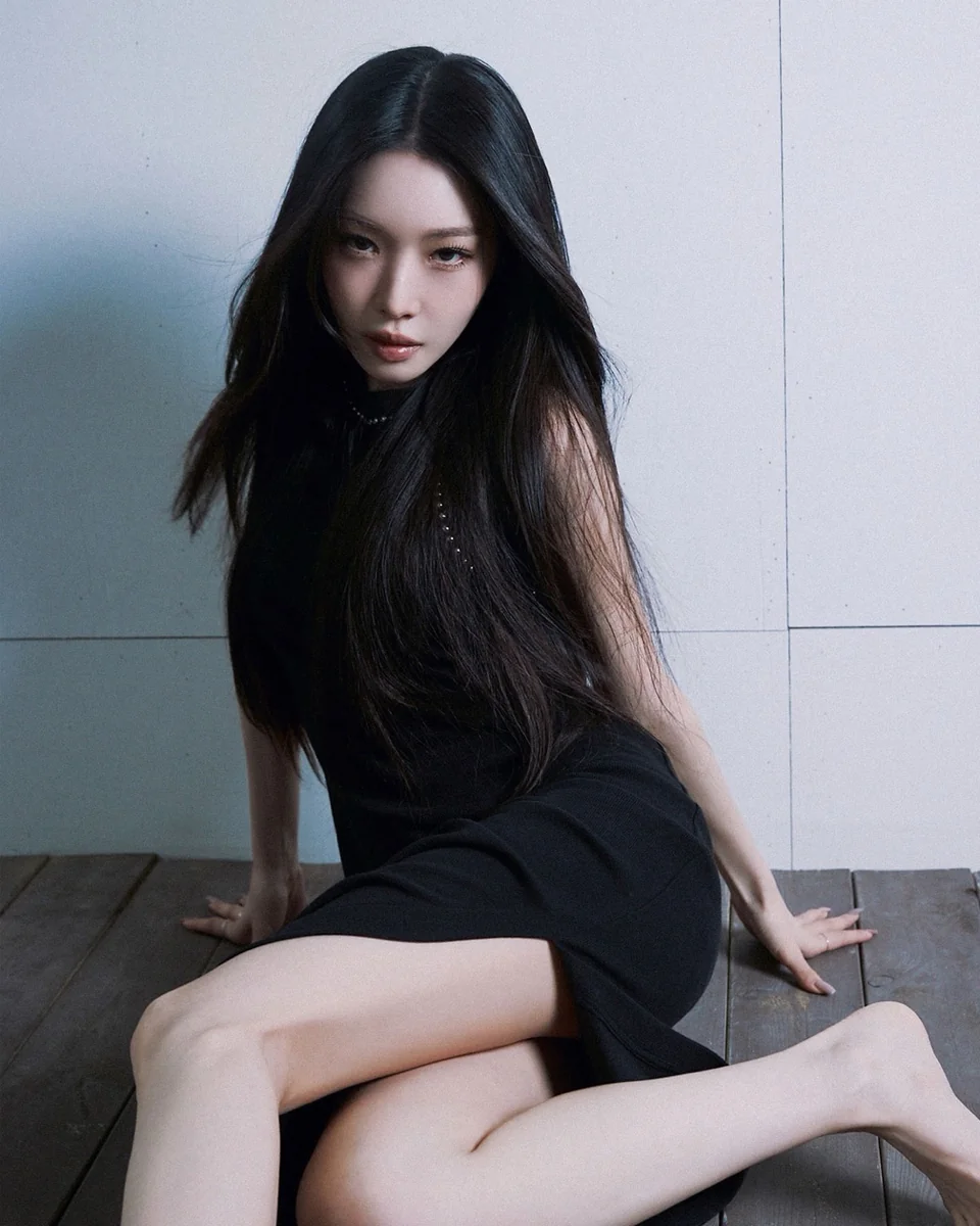 &nbsp;     Beaded-detail black dress | A seductive silhouette accented with studded armholes /Photo: Chungha\'s Instagram