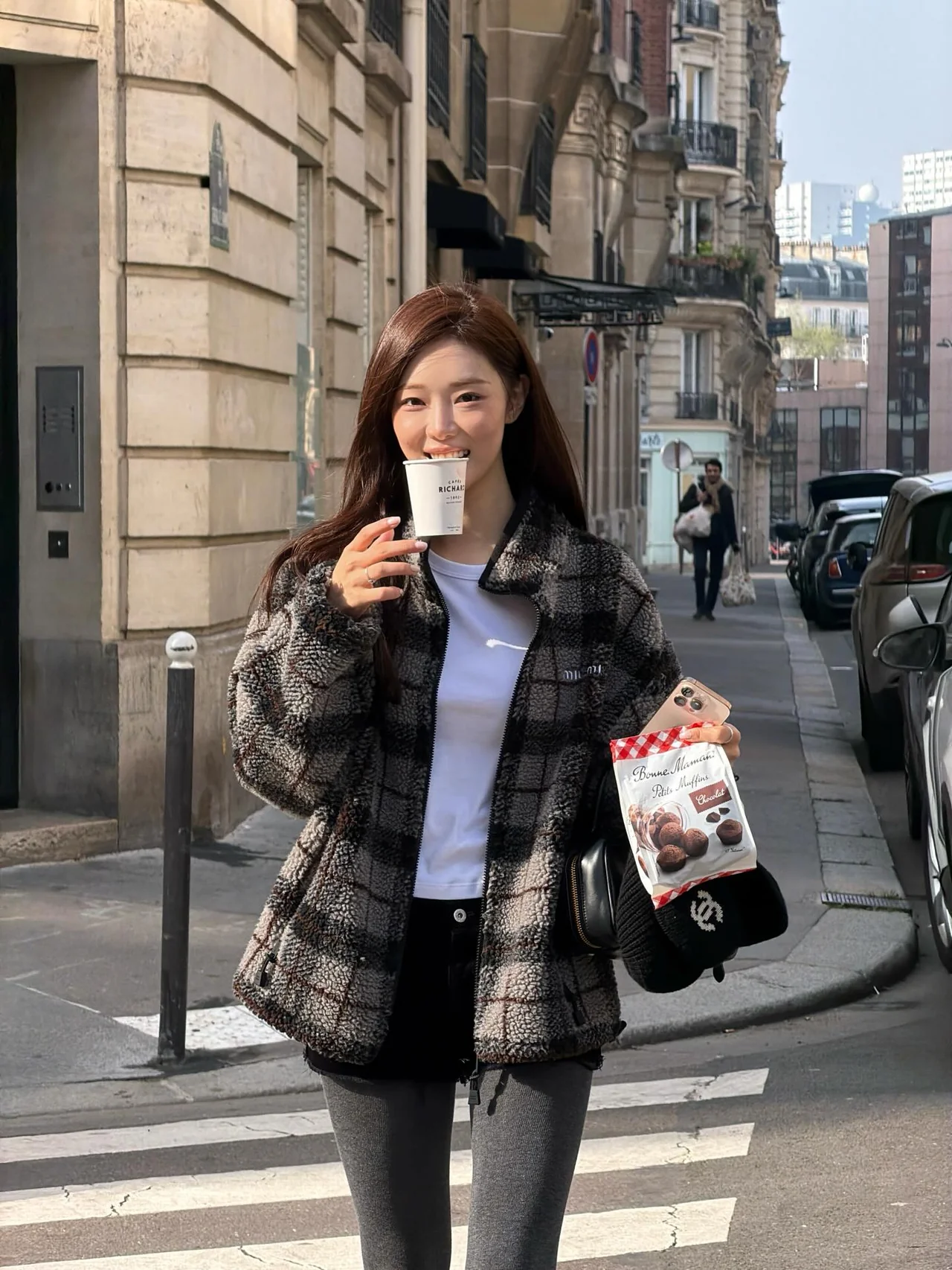 Spring Style Guide: How to Rock the Oversized Fleece Jacket with Shorts and Tights in Paris