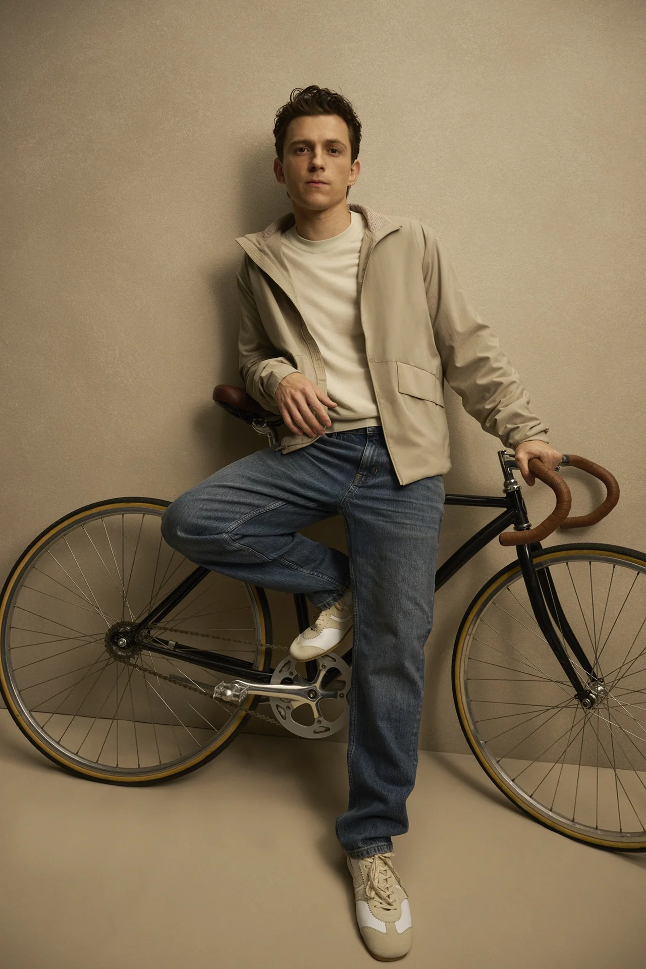/Photo: Vuori signs long-term partnership with Tom Holland — launches global campaign