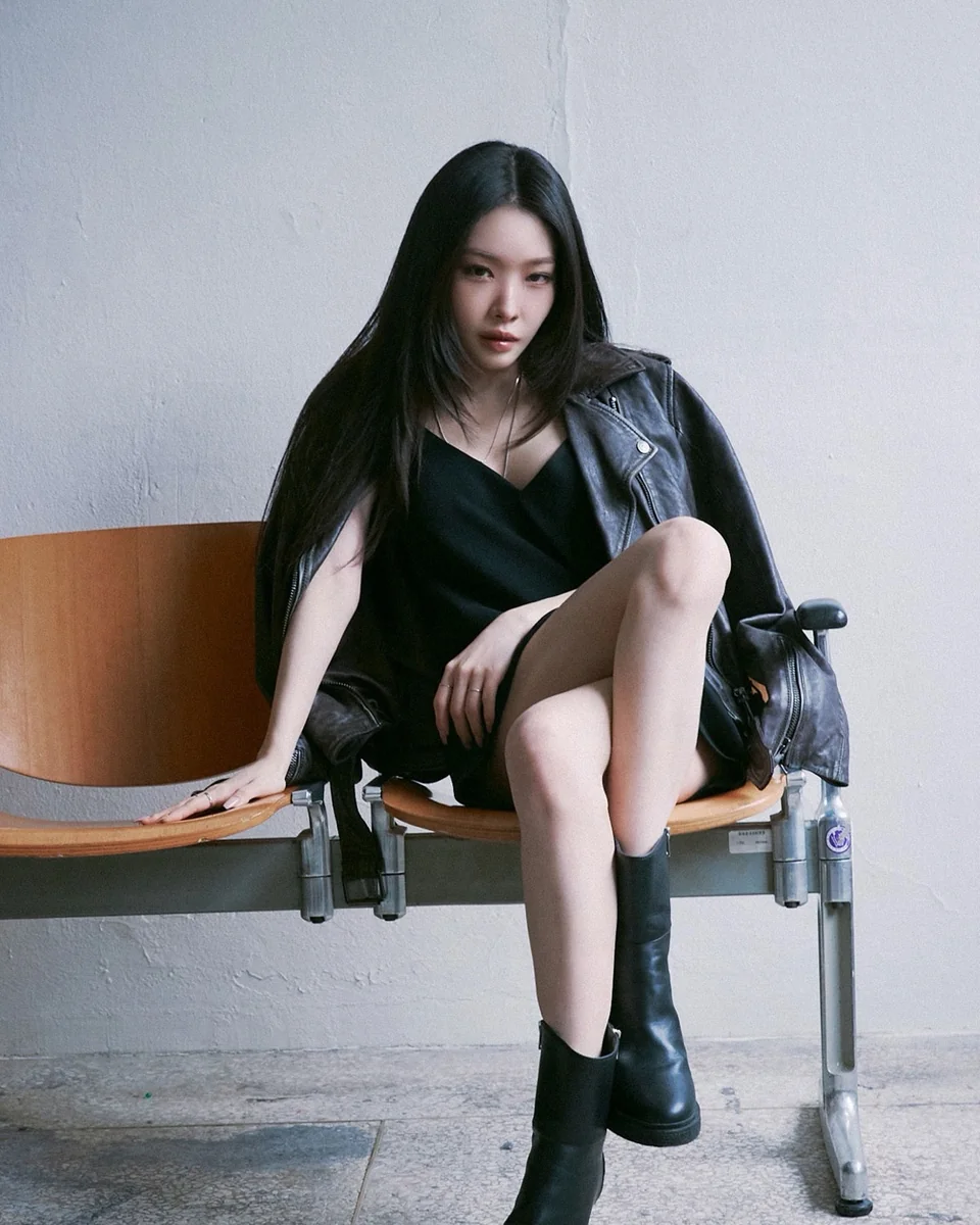 &nbsp;     Black slip dress & leather jacket | A chic look finished by pairing a minimal dress with a loose-fit leather jacket /Photo: Chungha\'s Instagram