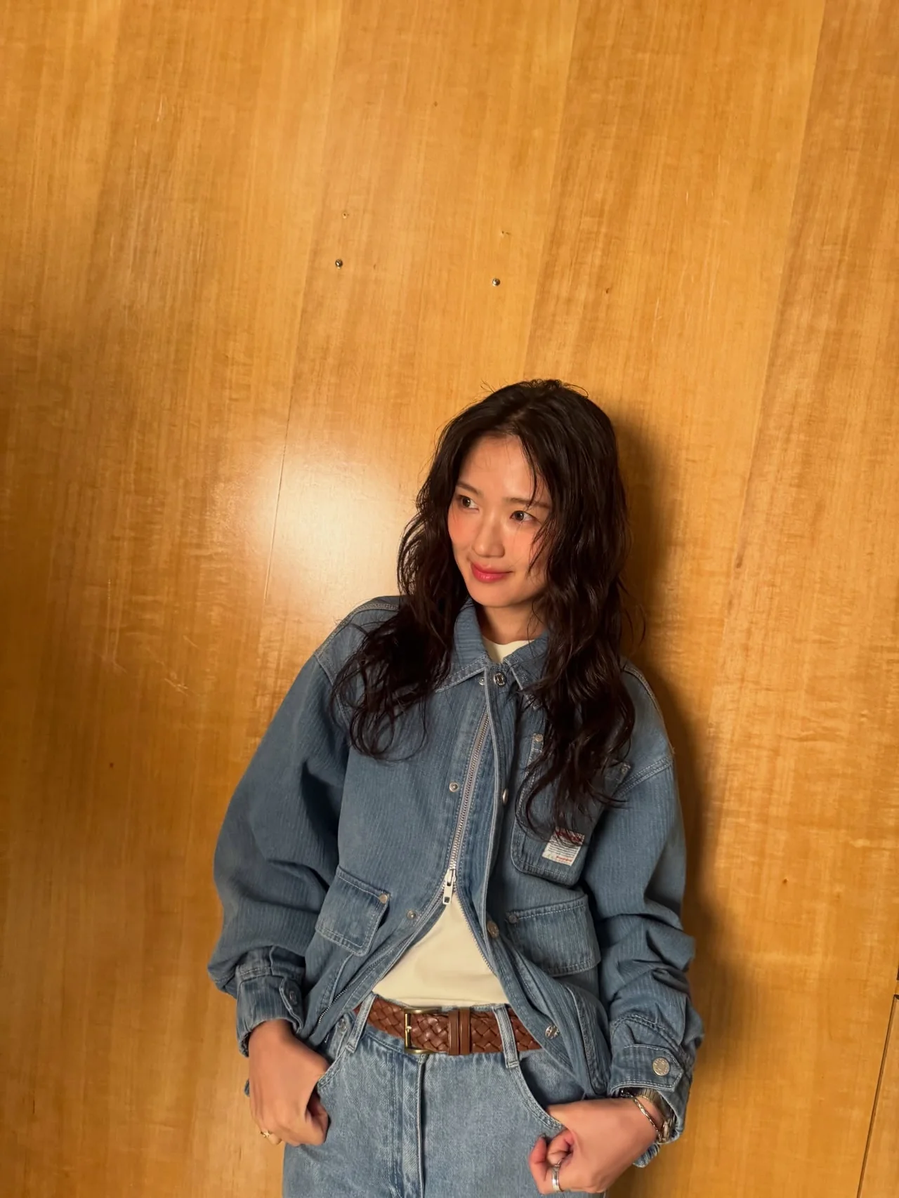 &nbsp;     Oversized denim jacket + wide denim pants — full-body shot from the photoshoot / Photo: Kim Hye-yoon Instagram (@hyeyoon_kim_)
