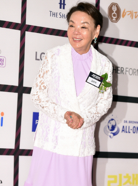 김수미