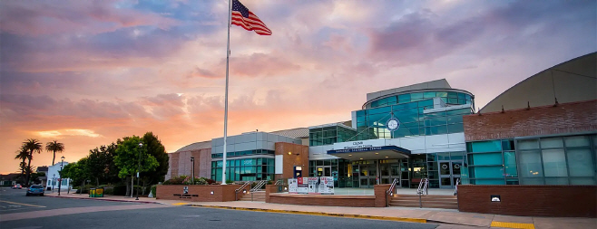 국립 스테인벡 센터의 해질녁 풍경