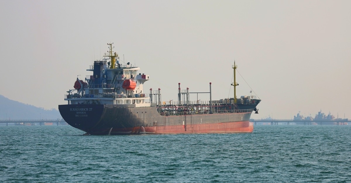 Stranded at Sea: The Desperate Situation of 20,000 Crew Members in the Hormuz Strait