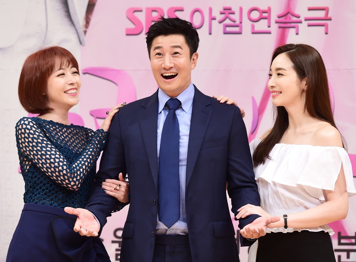 引用： SBSドラマ「愛が来る」制作発表会に出席したイ・フン / ニュース1