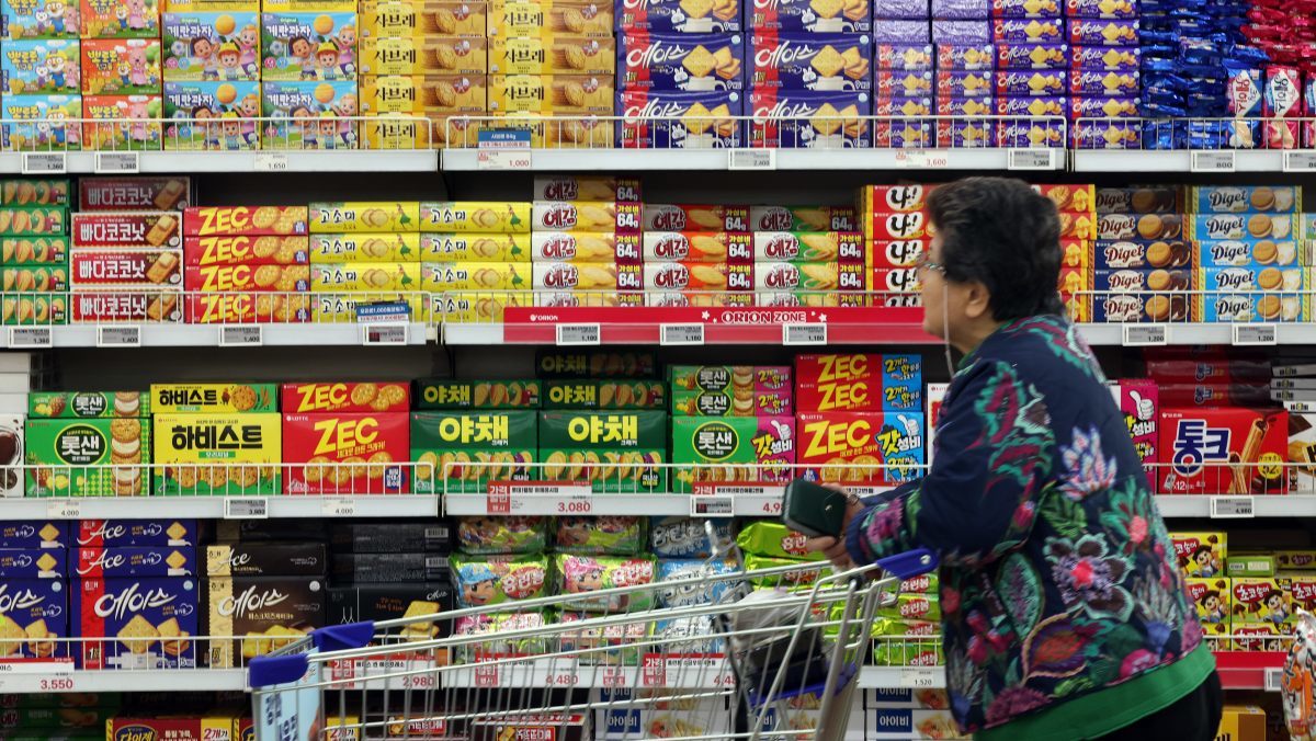 Snack displayed at Hanaro Mart Yangjae in Seocho-gu, Seoul. / News1