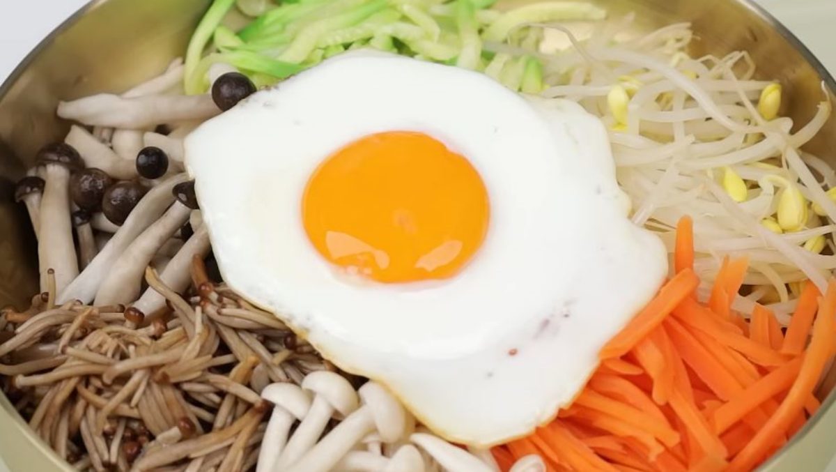 Discover the 3-Minute Bibimbap Recipe: Healthy, Oil-Free Cooking for Busy Lives!