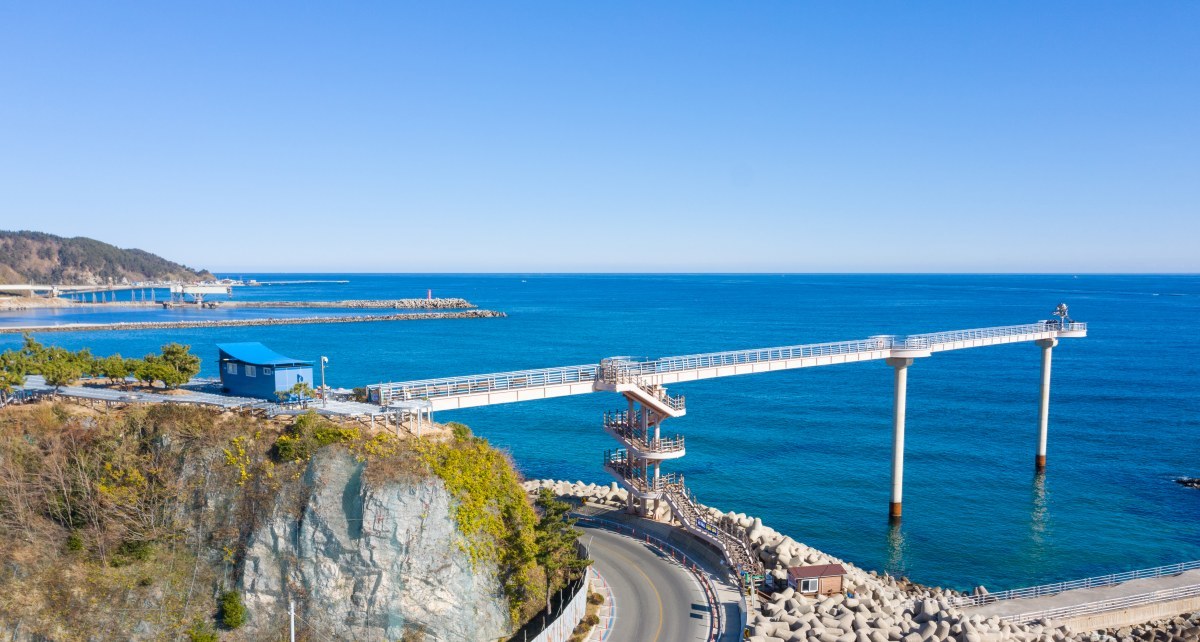Deunggisan Skywalk / Korea Tourism Organization - Public Nuri