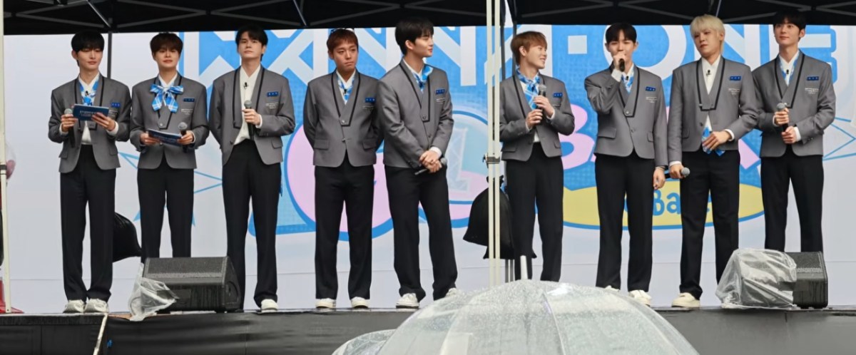 引用: サプライズファンミーティングに参加したWannaOneメンバーたち