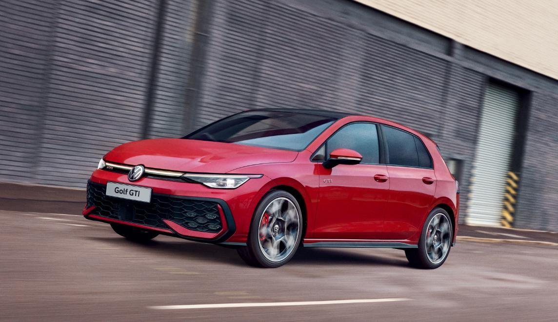폭스바겐의 ‘골프 GTI’는 5000만 원대 초반 가격으로 고성능 차를 보유할 수 있어 인기가 많다.  폭스바겐 제공