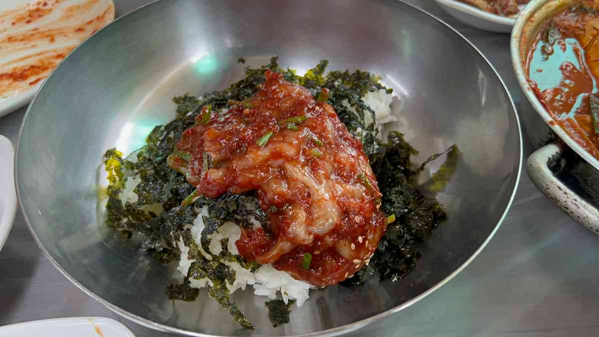 Mokpo Food Guide: 5 Local Delights from Crab Bibimbap to Famous Galbi