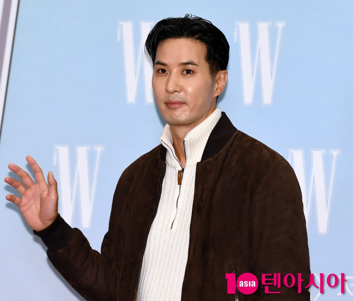 How Losing His Grandmother Changed Kim Ji-seok’s Perspective on Life and Success