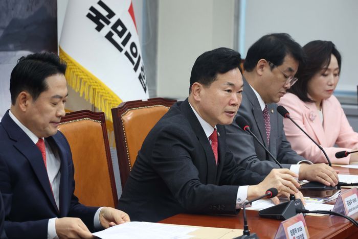 김승수 국민의힘 야당탄압가짜뉴스감시특위 위원장이 지난 1월 5일 오전 서울 여의도 국회에서 열린 제1차 전체회의에서 발언을 하고 있다. ⓒ 뉴시스
