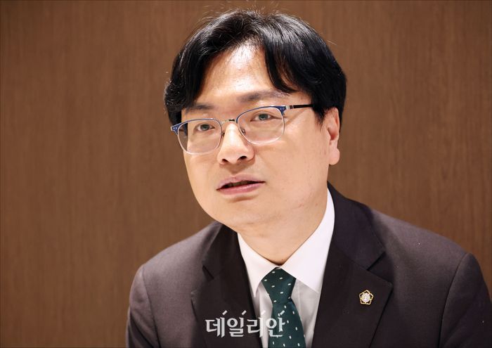 송영훈 국민의힘 전 대변인이 지난 2일 오후 서울 여의도의 한 카페에서 데일리안과 인터뷰를 하고 있다. ⓒ데일리안 홍금표 기자