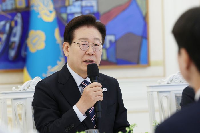 이재명 대통령이 29일 청와대에서 열린 비교섭단체 및 무소속 국회의원 초청 오찬 간담회에서 발언하고 있다. ⓒ뉴시스