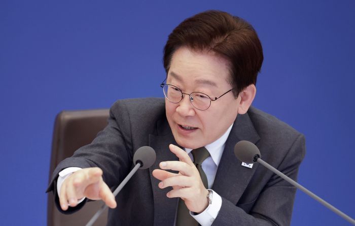 이재명 대통령이 14일 청와대에서 열린 국무회의 겸 비상경제점검회의에서 발언하고 있다. ⓒ뉴시스