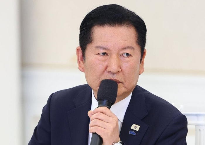 정청래 더불어민주당 대표가 7일 청와대에서 이재명 대통령이 참석한 여야정 민생경제협의체 회담에서 발언하고 있다. ⓒ연합뉴스