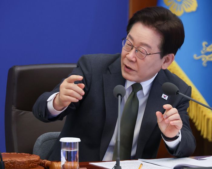 이재명 대통령이 14일 청와대에서 열린 국무회의 겸 비상경제점검회의에서 발언하고 있다. ⓒ뉴시스