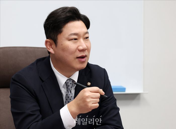 진종오 국민의힘 의원이 23일 오후 서울 여의도 국회 의원회관에서 데일리안과 인터뷰를 하고 있다. ⓒ데일리안 홍금표 기자